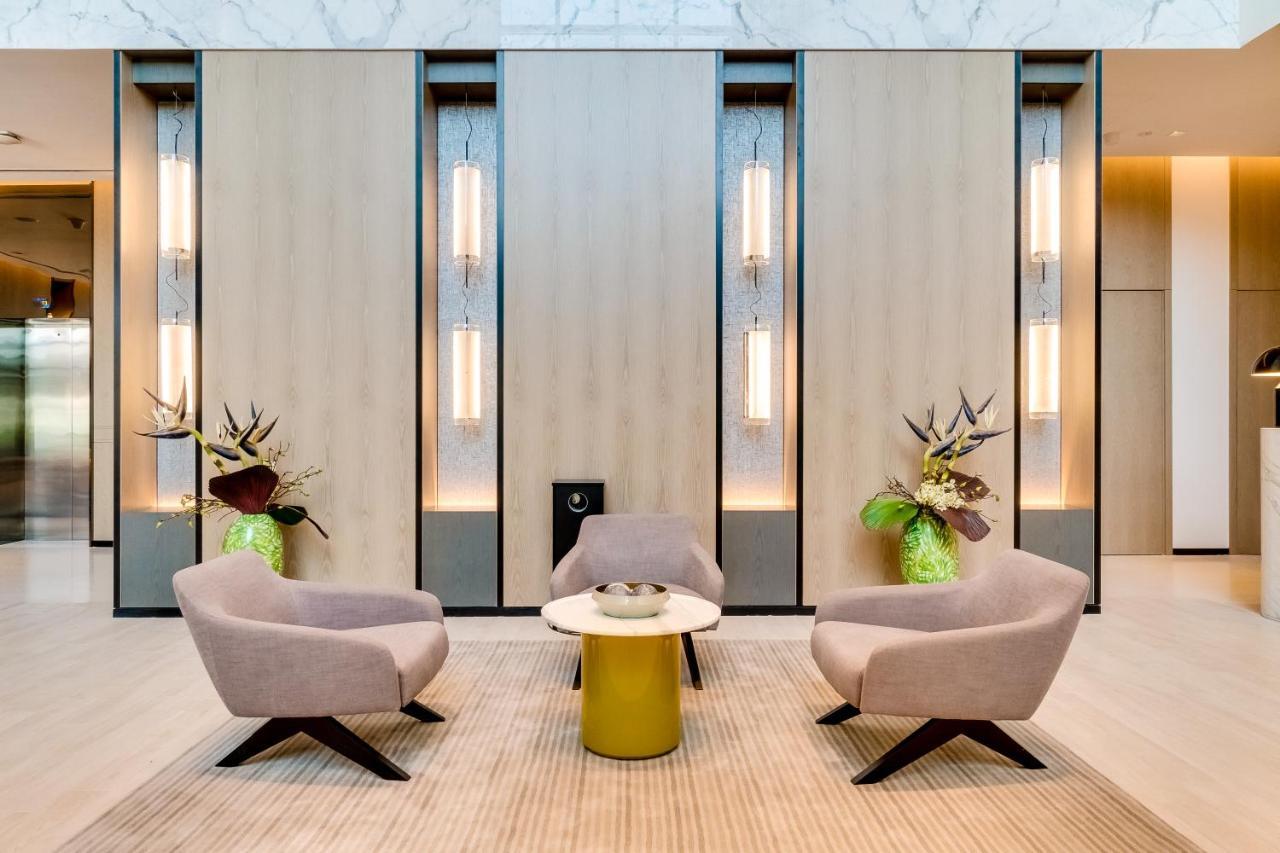 होटल के अलावा Vida Emirates Hills Residences